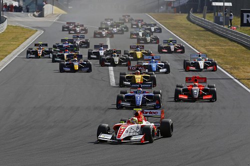 Robin Frijns aan de leiding